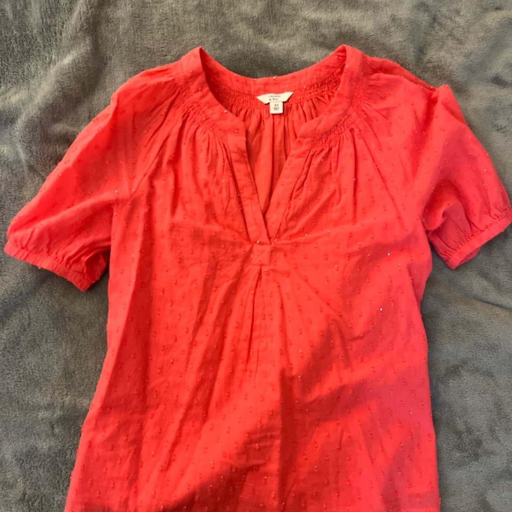 crown & ivy Coral Eyelet Split-Neck Short Sleeve Top